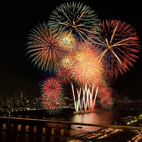 淀川花火大会2024が見えるレストラン｜開催日程や穴場レストランは？